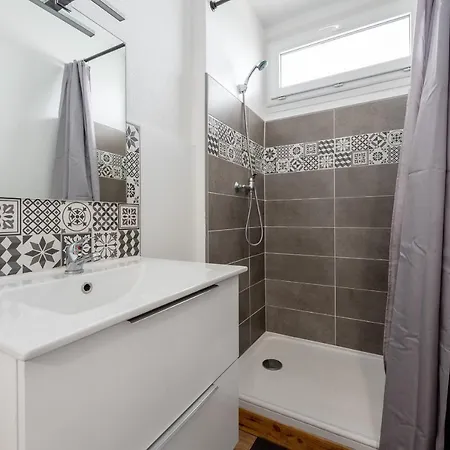 T3 Centre Avec Parking Gratuit Avec Balcons Apartamento