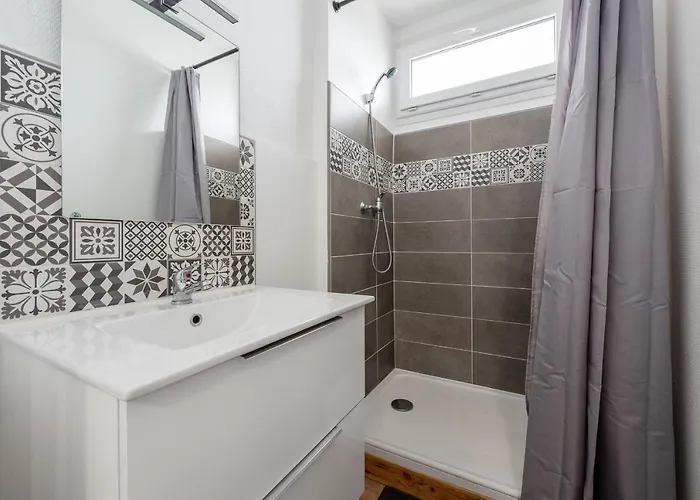 T3 Centre Avec Parking Gratuit Avec Balcons شقة